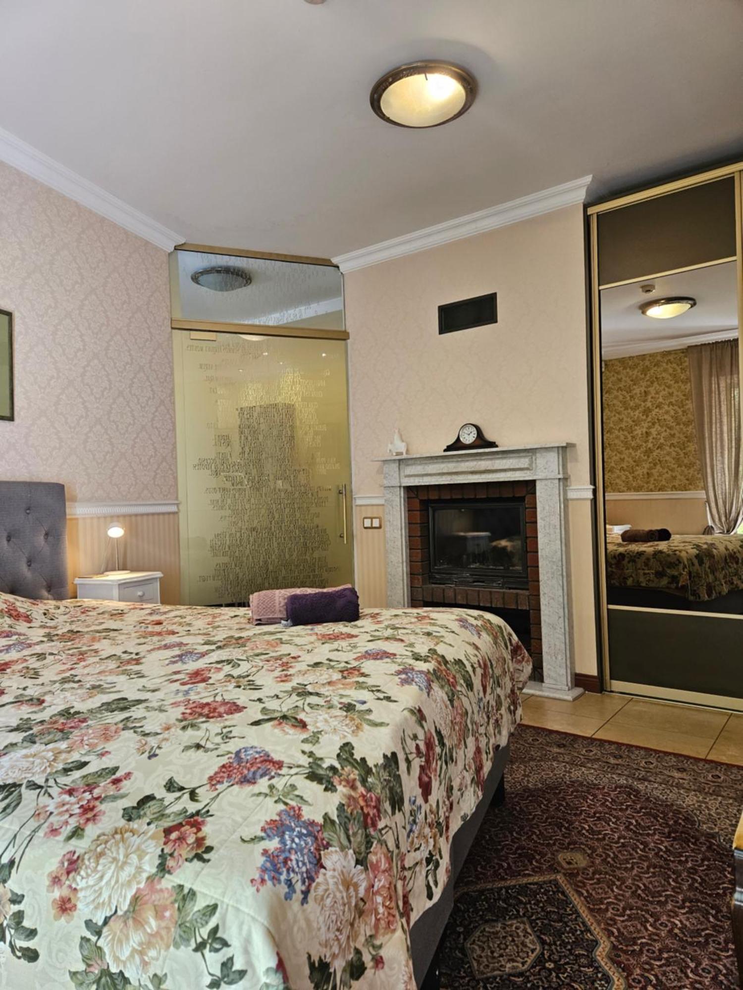 Barrister'S Apartments With Fireplace Šiauliai Kültér fotó